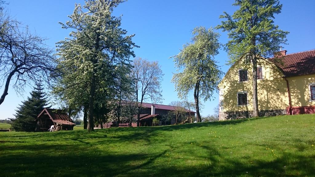 Dworek Szarki Luaran gambar