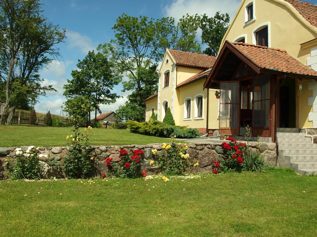 Dworek Szarki Luaran gambar