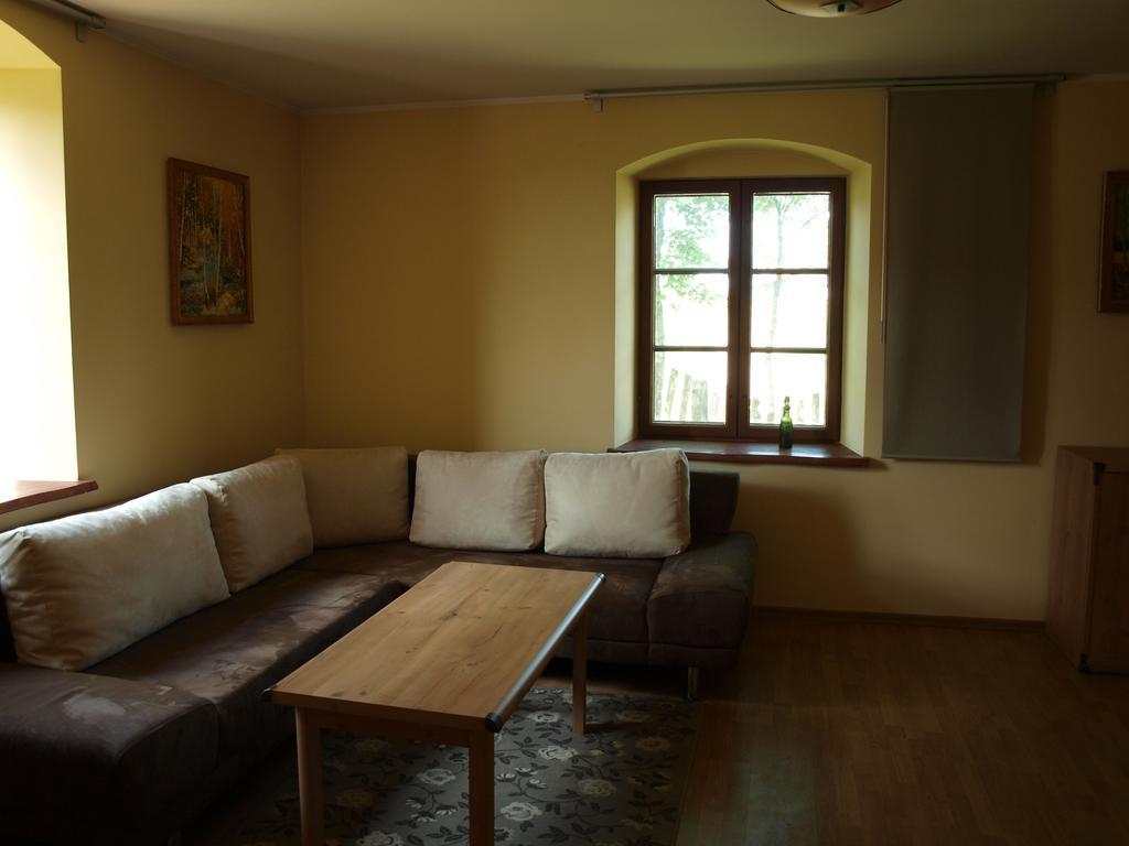 Dworek Szarki Luaran gambar