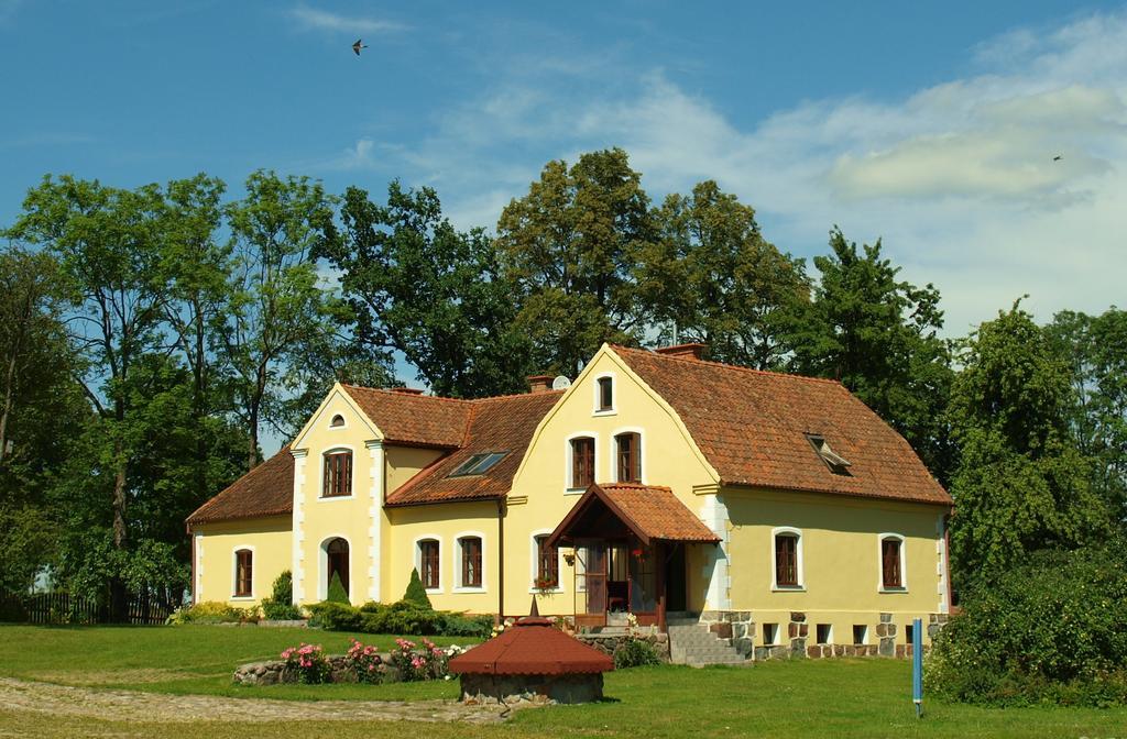 Dworek Szarki Luaran gambar