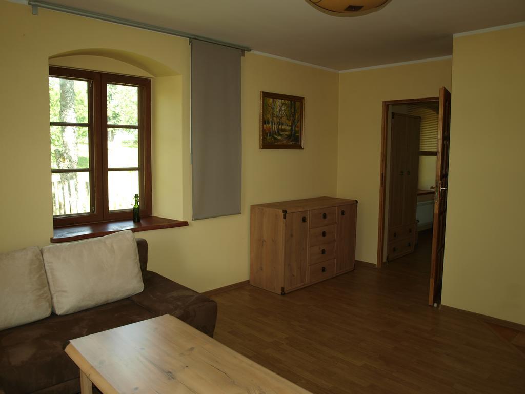 Dworek Szarki Luaran gambar