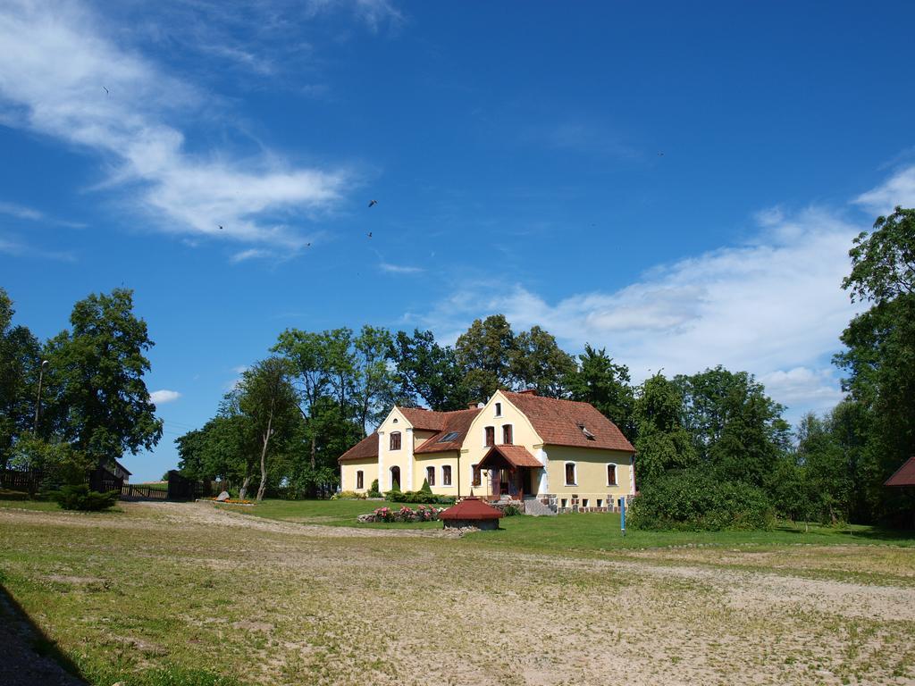 Dworek Szarki Luaran gambar