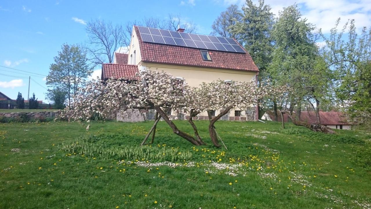 Dworek Szarki Luaran gambar