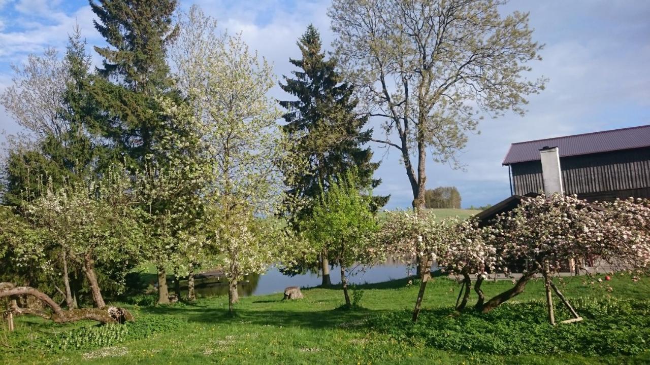 Dworek Szarki Luaran gambar